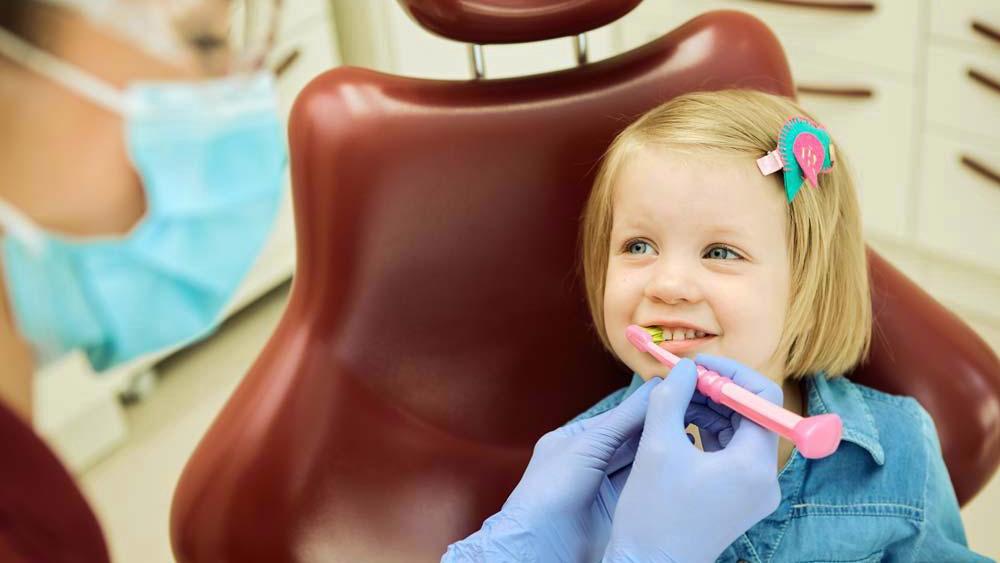 Treat Baby’s Aching Gums with These 6 Tricks Baby Teething Tricks